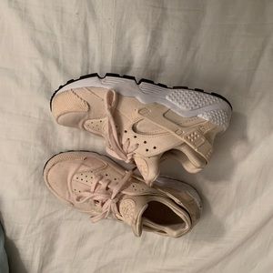 Pink nike huaraches